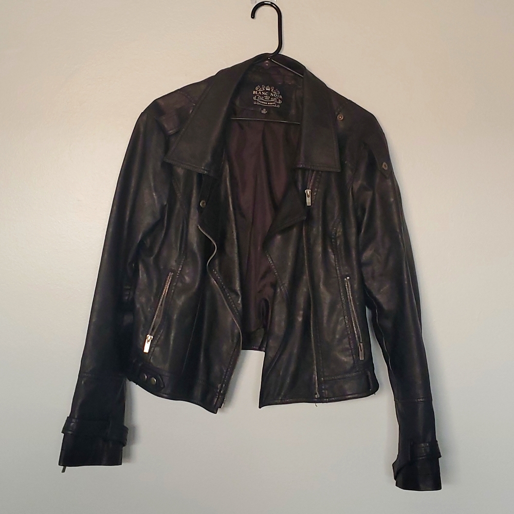 Black faux leather jacket 💣